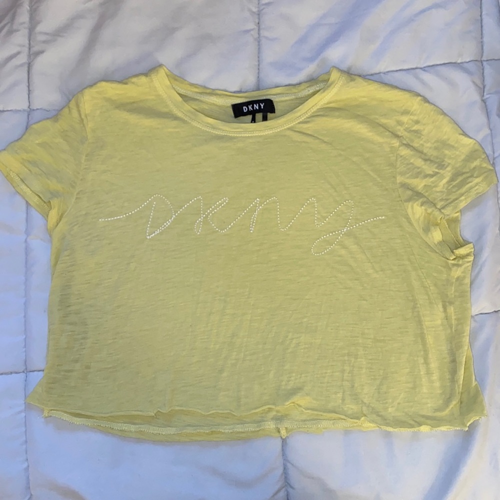 Cropped DKNY Tee💛